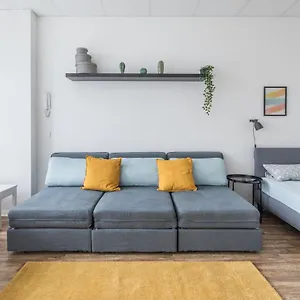 Spacious In For 12 Apartment