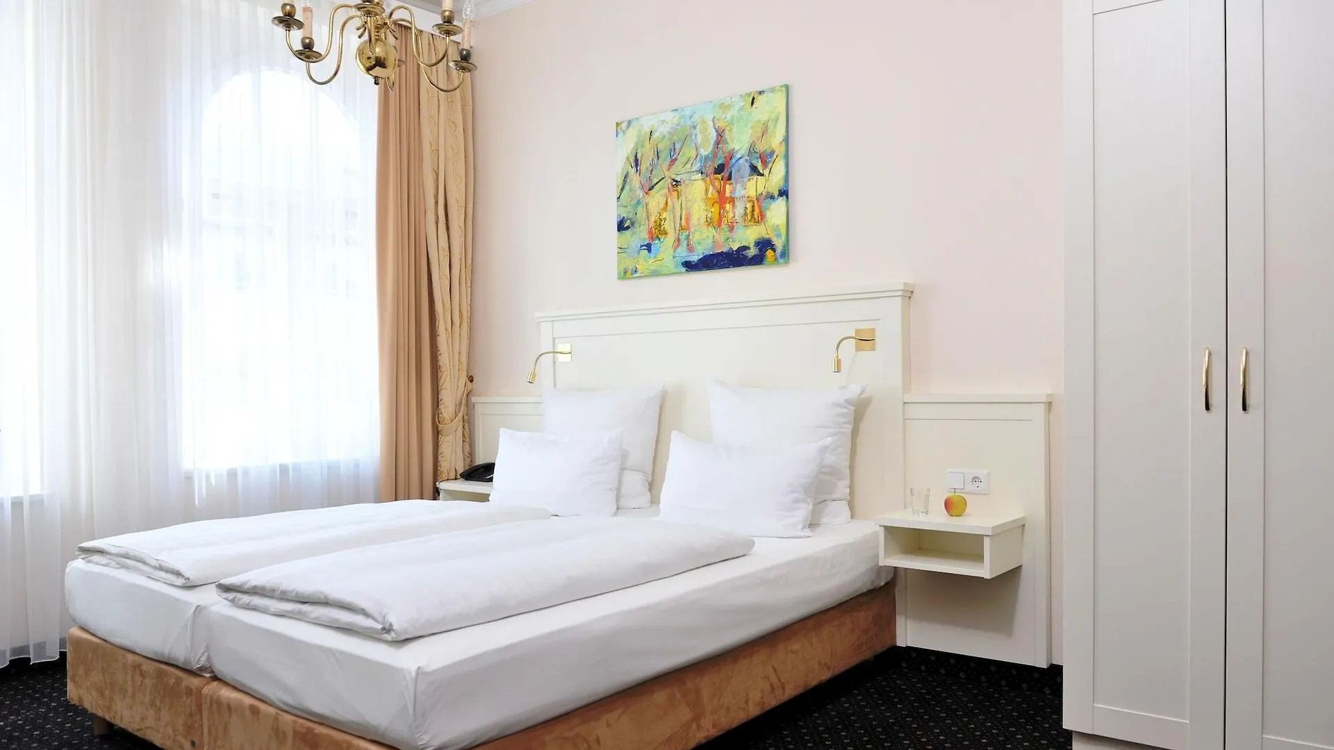 Hotel Fuerst Bismarck Hamburg-Harburg 3*,