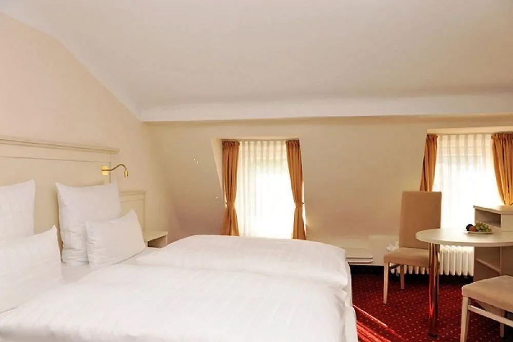 Hotel Fuerst Bismarck Hamburg-Harburg 3*,