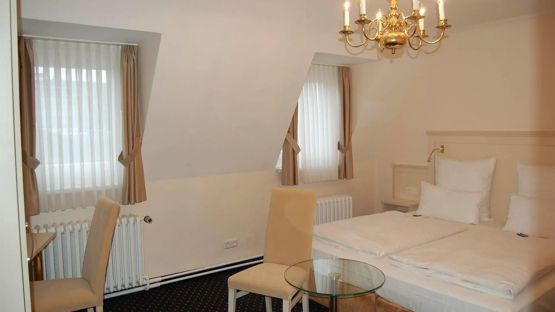 Hotel Fuerst Bismarck Hamburk 3*,